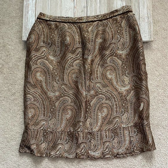 The Limited 8 Patterned Accented Hem Lined Skirt Acetate - Picture 3 of 12